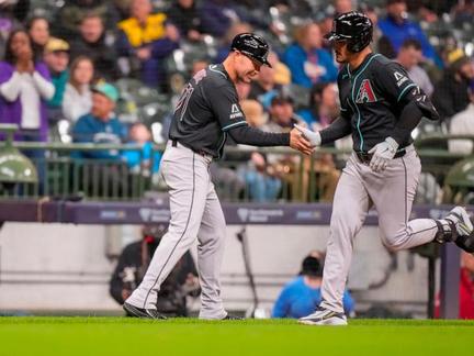D-backs end Brewers' streak