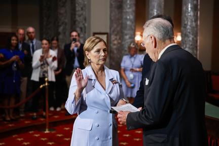 Graham’s Sister Sworn In to Senate Seat
