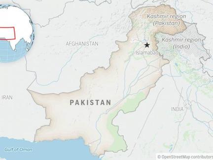 Pakistan police post bombing