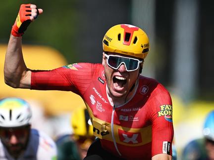 Waerenskjold Wins Fastest Tour Stage Ever