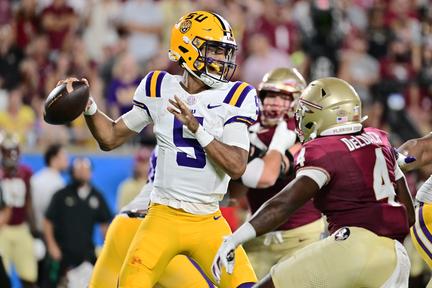 Jayden Daniels fights LSU over No. 5 jersey
