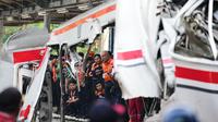 Indonesia train crash kills 15