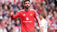 Fernandes equals assist record