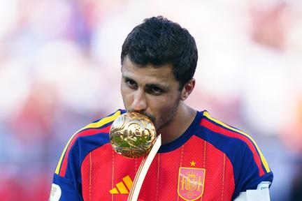 Rodri joins Barcelona from Man City