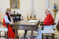 Pope meets female Anglican leader