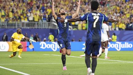 Brazil Trounces Haiti 3-0, Eliminates First Team