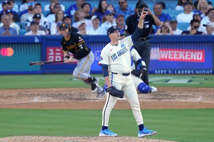 Skubal fans 11 for first Dodgers win