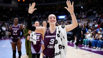 WNBA's Mabrey Ties Scoring Record