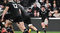 All Blacks Edge France in Thriller