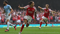 Arsenal thrash Man City to win Community Shield