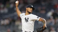 Yankees trade reliever Doval to Pirates