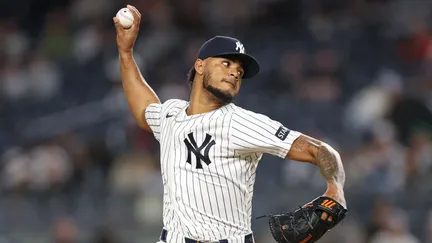 Yankees trade reliever Doval to Pirates