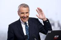 Veteran News Anchor Dermot Murnaghan Dies at 68
