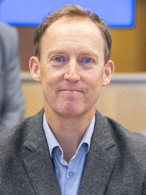 Barry Andrews