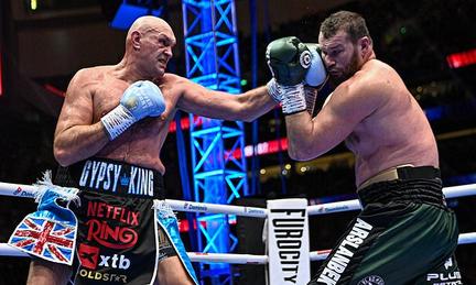 Tyson Fury returns to boxing