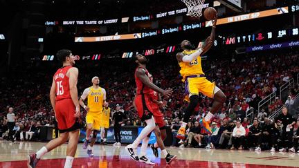 Lakers eliminate Rockets in Game 6