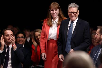 Starmer survives Mandelson vetting vote
