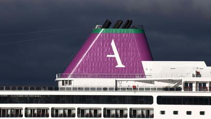 Cruise ship norovirus outbreak