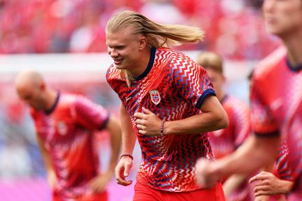 Martinelli's Late Strike Sends Brazil Through