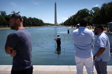 Trump's Reflecting Pool Renovation Turns to Fiasco