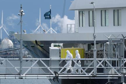 Hantavirus ship docks in Rotterdam