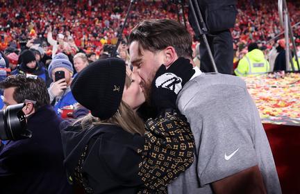 Swift and Kelce Wed at Madison Square Garden