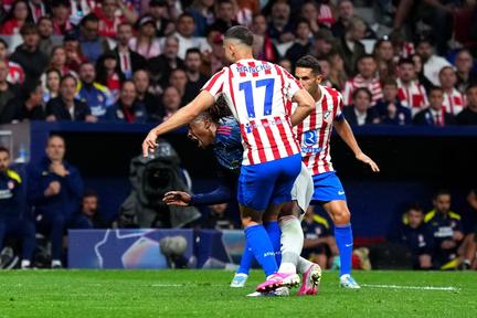 Arsenal, Atletico draw in Madrid