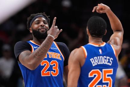 Knicks dominate Hawks in Game 6