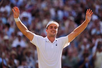 British Wildcard Fery Storms into Wimbledon Semis