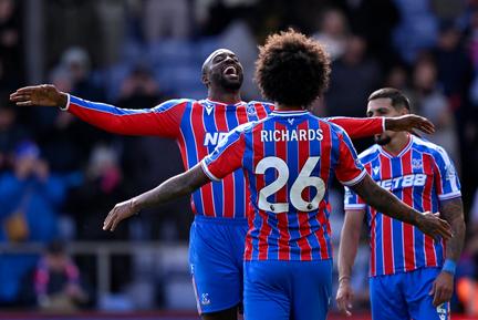 Crystal Palace stun Newcastle late