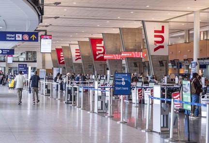 Traffic controller hit by plane in Montreal