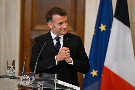Macron and Mitsotakis renew pact
