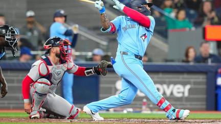 Blue Jays rout Red Sox 8-1