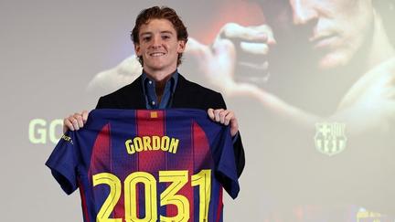 Anthony Gordon to Barcelona