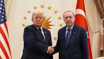 Trump Renews Greenland Demand, Offers F-35s to Turkey