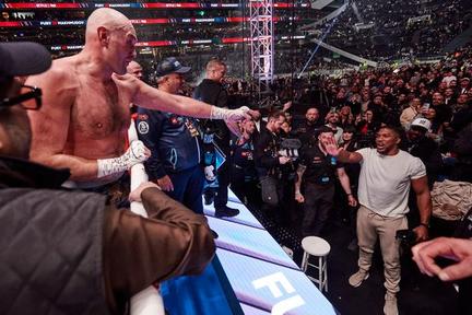 Joshua vs Fury fight signed
