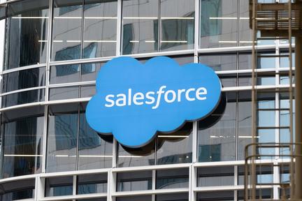 Salesforce Sinks on Disappointing Forecast