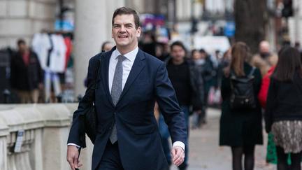 Starmer Faces Mandelson Vetting Scandal