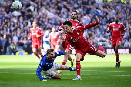 Van Dijk wins Merseyside derby