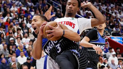 Magic Upset Top-Seeded Pistons