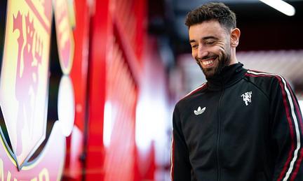 Manchester United host Leeds United