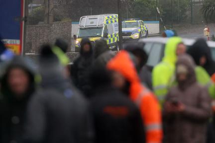 Fuel protests paralyze Ireland