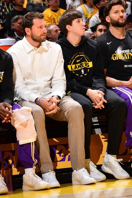 Lakers Win Playoff Opener