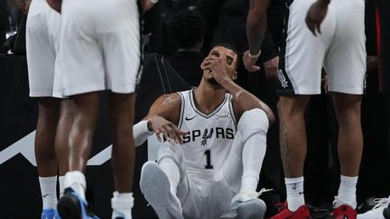 Wembanyama exits with concussion