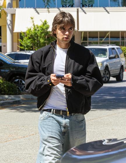 Britney Spears Enters Rehab