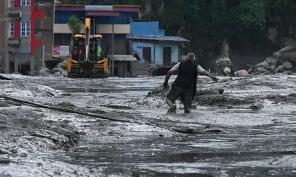 Nepal flash floods kill 165+, 1,000 missing