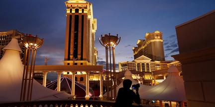 Billionaire Fertitta Buys Caesars