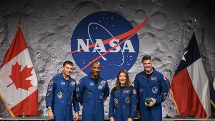 Trump hosts Artemis II crew