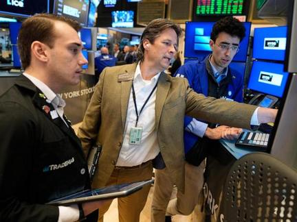 Oil markets react to war