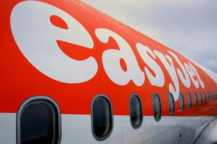 EasyJet Accepts £5.5bn Castlelake Takeover Bid